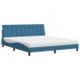 Blaues Samt Bett mit Matratze, 180x200 cm. Wellenförmiges Design.