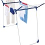 Leifheit Pegasus 180 Solid Plus Wäscheständer mit Wäsche, blau-weiße Ausführung.