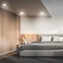 3er Set Briloner LED Einbaustrahler, neutralweiß, flach, in einem Schlafzimmer.
