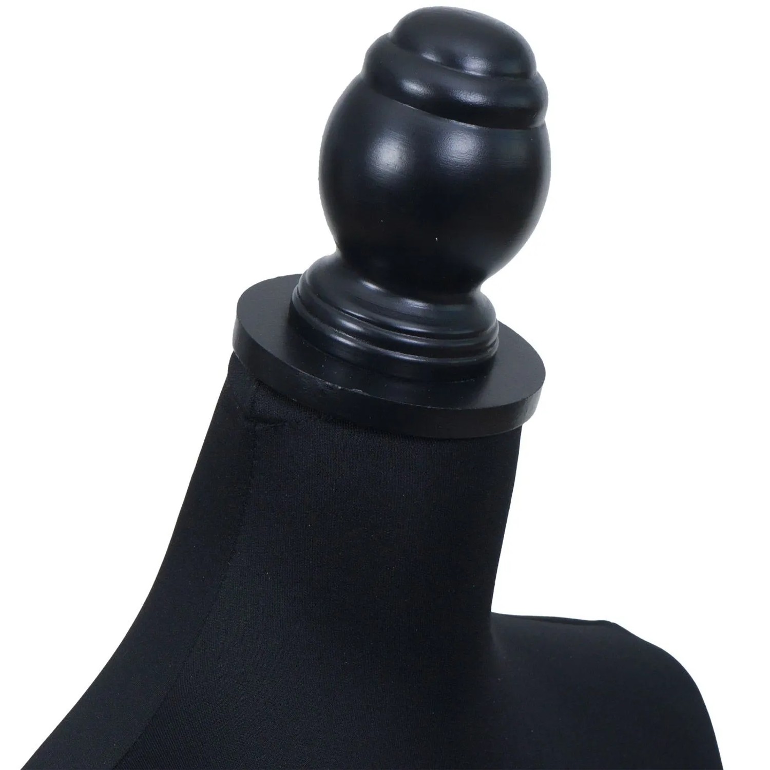 Eleganter schwarzer Holzknauf am Halsabschluss einer weiblichen Schneiderpuppe mit Stoffbezug.