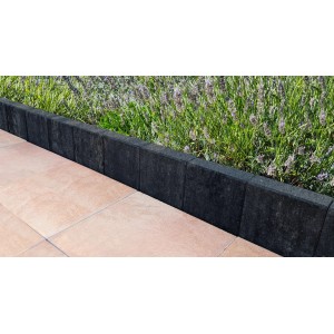 Diephaus Palisade Limos Basalt, 60x20x8 cm, als Beeteinfassung und Randbefestigung.