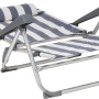 Verstellbarer Campingstuhl Mocoa in Weiß-Blau mit Kopfpolster und Aluminiumgestell.
