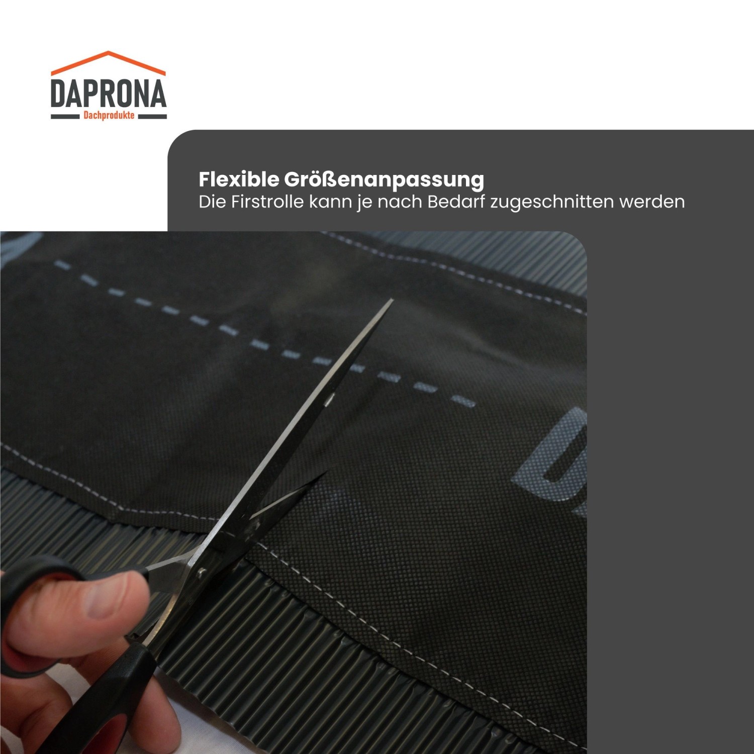 Zuschneiden der Daprona Firstband Alu Rolle (Anthrazit) mit einer Schere. Dachfirst Abdichtung.