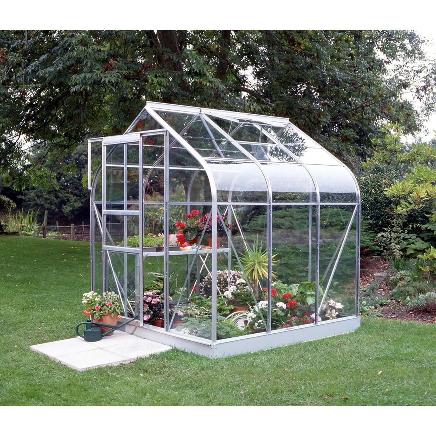 Vitavia Gewächshaus Orion 3800 aus Alu mit Pflanzen, Kräutern und Gemüse auf 3,8 m² Fläche.