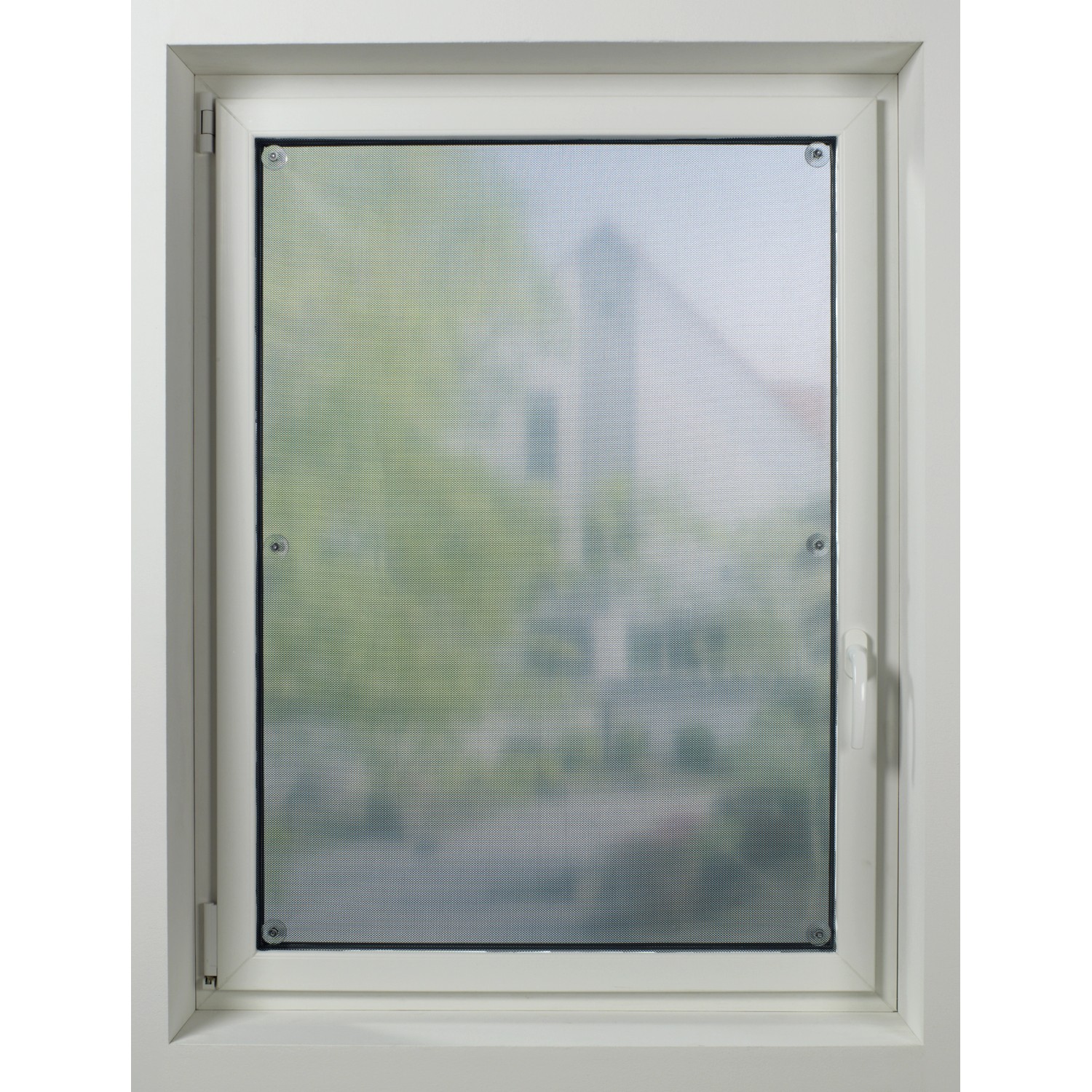 Schwarzer Gardinia Sonnenschutz (40x80 cm) als Plissee am Fenster mit Saugnäpfen befestigt.