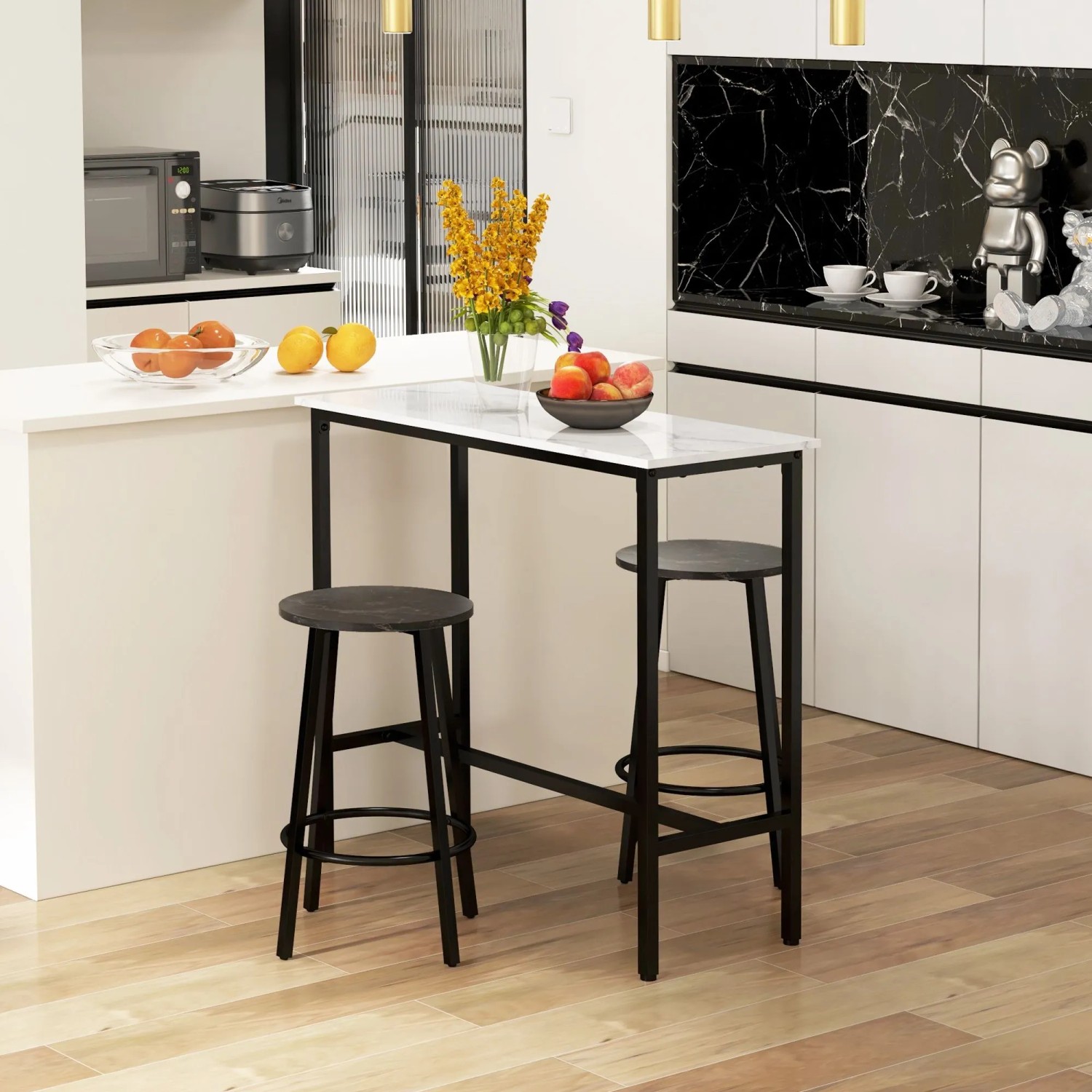 Modernes 3-teiliges Bartisch Set in Weiß-Schwarz mit Marmoroptik und 2 Barhockern für die Küche.