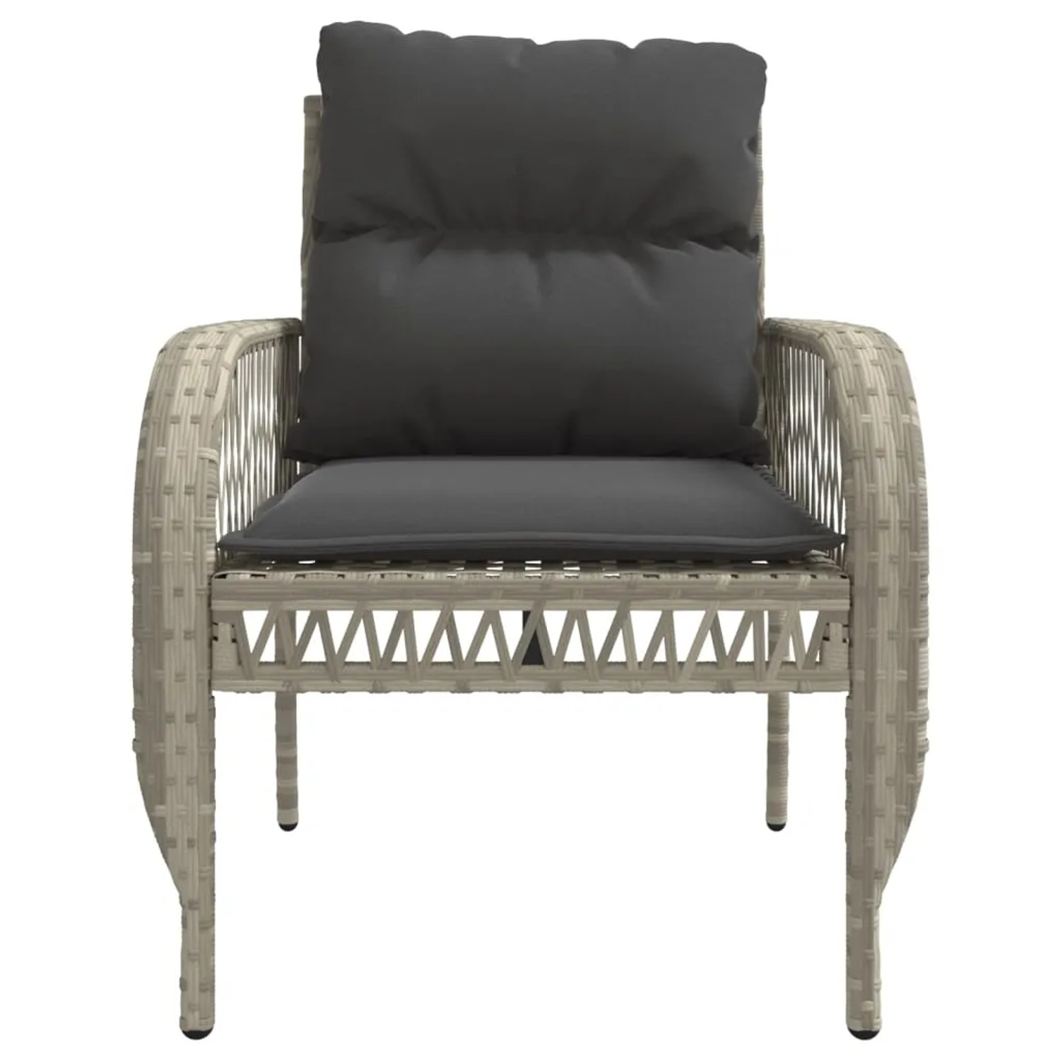 Gartenmöbel: Hellgrauer Sessel der vidaXL Sofagarnitur mit dunklen Kissen aus Polyrattan.