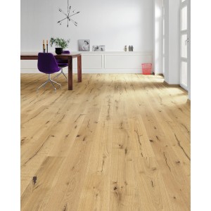 Verlegtes Living by Haro Parkett Eiche creativ, Landhausdiele mit Öl/Wachs Finish in Wohnraum.