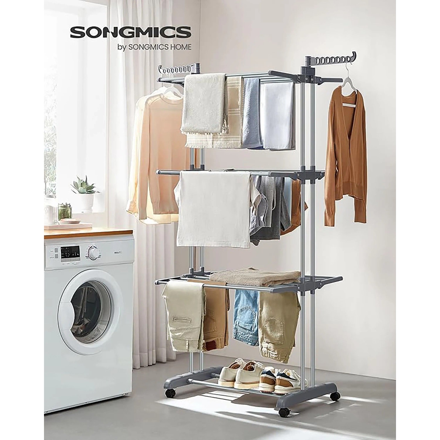 Songmics Wäscheständer Bunji, grau, mit 4 Ebenen, Rollen und Wäsche.
