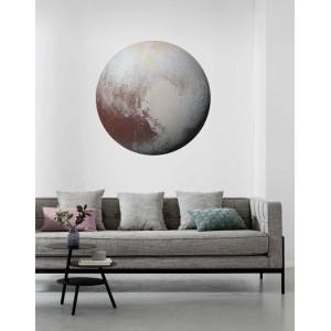 Selbstklebende, runde Planeten Tapete Multicolor (Ø 125cm) von Sanders & Sanders als Wandtattoo über Sofa.