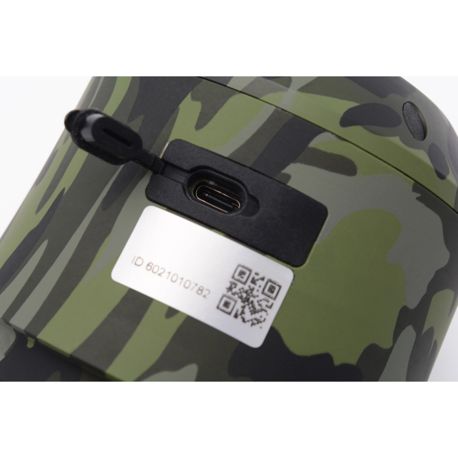 Technaxx Überwachungskamera Dome 4G PT TX-290 mit Solarmodul, Detailansicht Ladeanschluss.