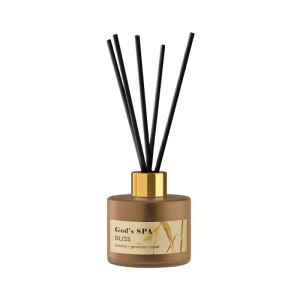 Luxus Raumduft Diffuser mit Jasmin-Geranienduft im braunen Glasflakon, goldenem Rand und schwarzen Stäbchen.