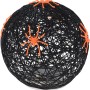 Schwarze Deko-Kugel mit LED-Lichtern und orangefarbenen Spinnen, 15x15x15 cm.