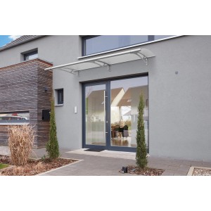 Modernes Pultvordach aus Edelstahl und satiniertem Acrylglas in Weiß über einer Haustür.