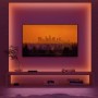 Philips Hue Lightstrip Bundle mit Bewegungssensor, indirekte Beleuchtung im Wohnzimmer.