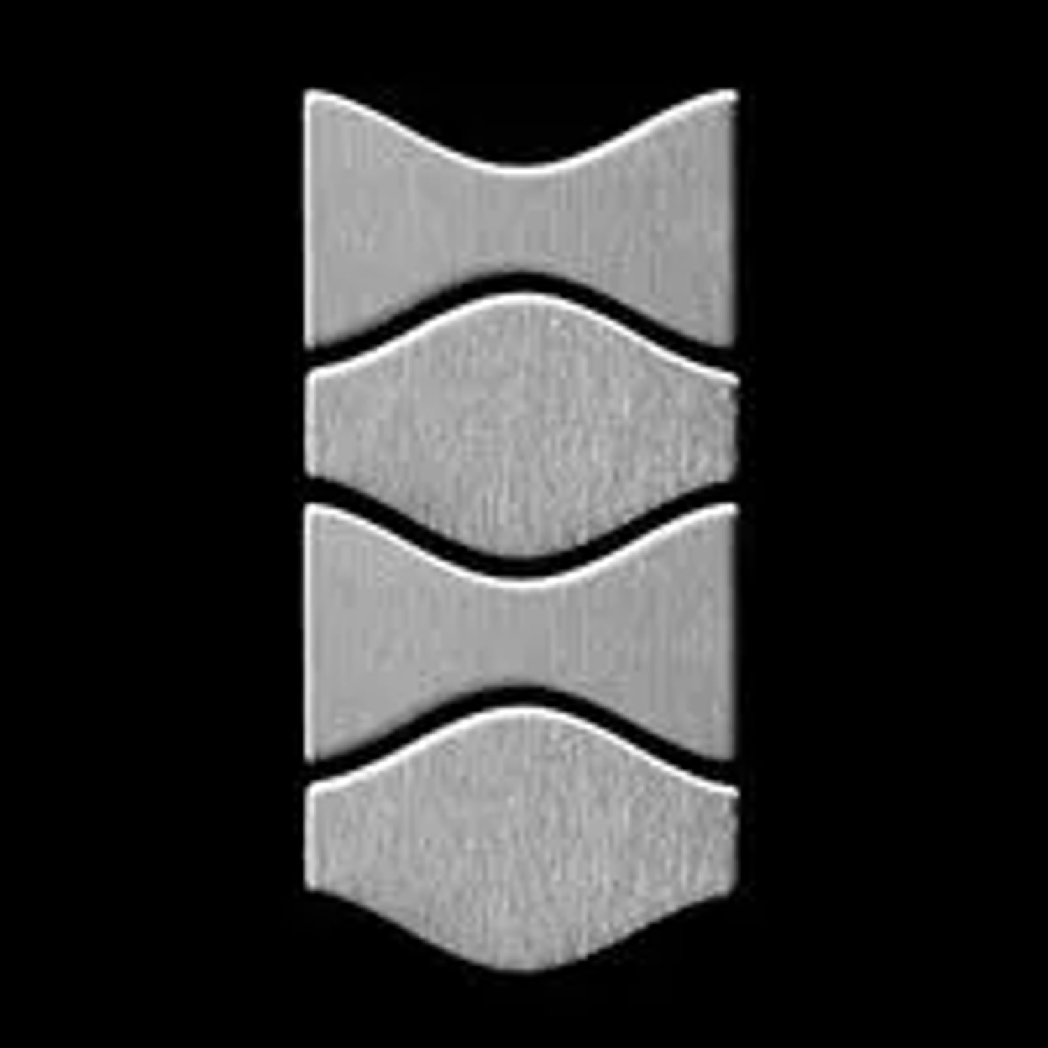 Detailaufnahme einer gebürsteten, grauen Edelstahl Mosaikfliese der Serie Marine.