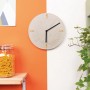 DIY Betonuhr von CREATE! by OBI, runde Wanduhr aus Beton mit schwarzen Zeigern.