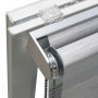 Detailaufnahme: Graues Gardinia Doppelrollo de Luxe, 50x180 cm, mit Kettenzug und silbernen Metallkomponenten.