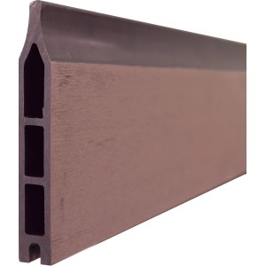 Detailansicht eines braunen T & J WPC-Steckzaun Elements Wollbach Serie.