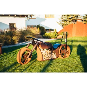 Ferrum Art Design Grillstelle Motorrad in Rostoptik, 123x120cm, mit Holzscheiten gefüllt.