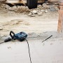 Bosch Professional GSH 5 CE Schlaghammer im Einsatz beim Stemmen in Mauerwerk.