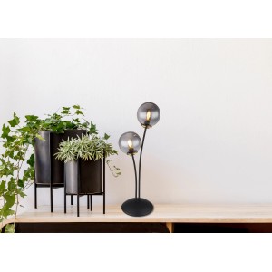 Globo Design-Tischlampe Jorge, 2-flammig, schwarz matt mit rauchfarbenen Glasschirmen.