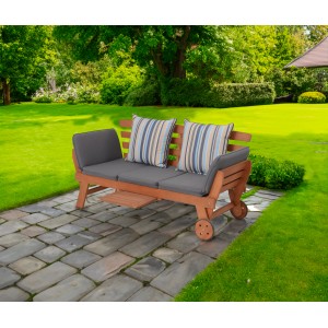 Garten Pleasure Gartenbank Rincon aus Eukalyptusholz mit grauer Auflage und Kissen.