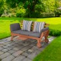 Garten Pleasure Gartenbank Rincon aus Eukalyptusholz mit grauer Auflage und Kissen.
