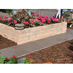 Diephaus Mauerstein Collo Marlo Sandstein als Blumenbeet-Umrandung.