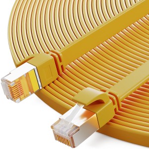 Gelbes, flaches CAT 7 LAN Kabel (7.5m) mit RJ45 Stecker für Netzwerktechnik.