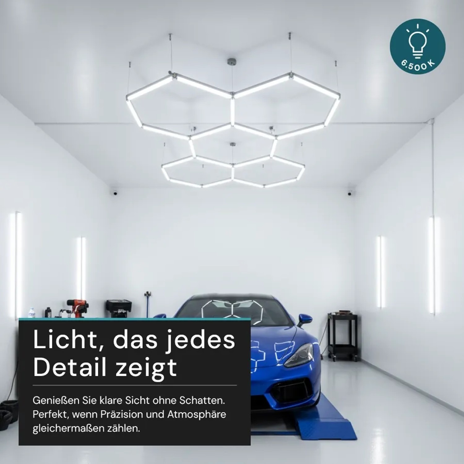Modulare LED Deckenleuchte in Sechseck-Form, kaltweiß, für Werkstatt oder Garage.