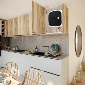 Sannover Elektro-Warmwasserspeicher ADROS 15L, Auf Spüle montiert im Küchenschrank.