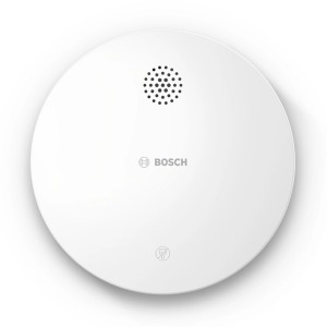 Weißer Bosch Smart Home Rauchwarnmelder II für Hausautomation. Warnt per Sirene und App.