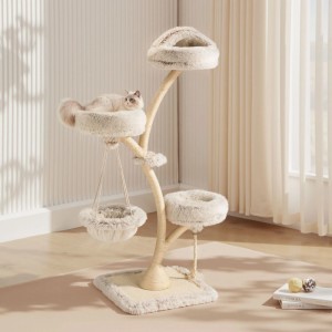Fudajo Designer Katzenkratzbaum mit Hängeliege, Plüsch und Sisal. Mehrere Ebenen, Katze ruht auf Plattform.