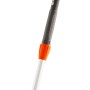 Gardena combisystem Teleskopstiel, 90-145 cm, ausziehbar für komfortables Arbeiten.