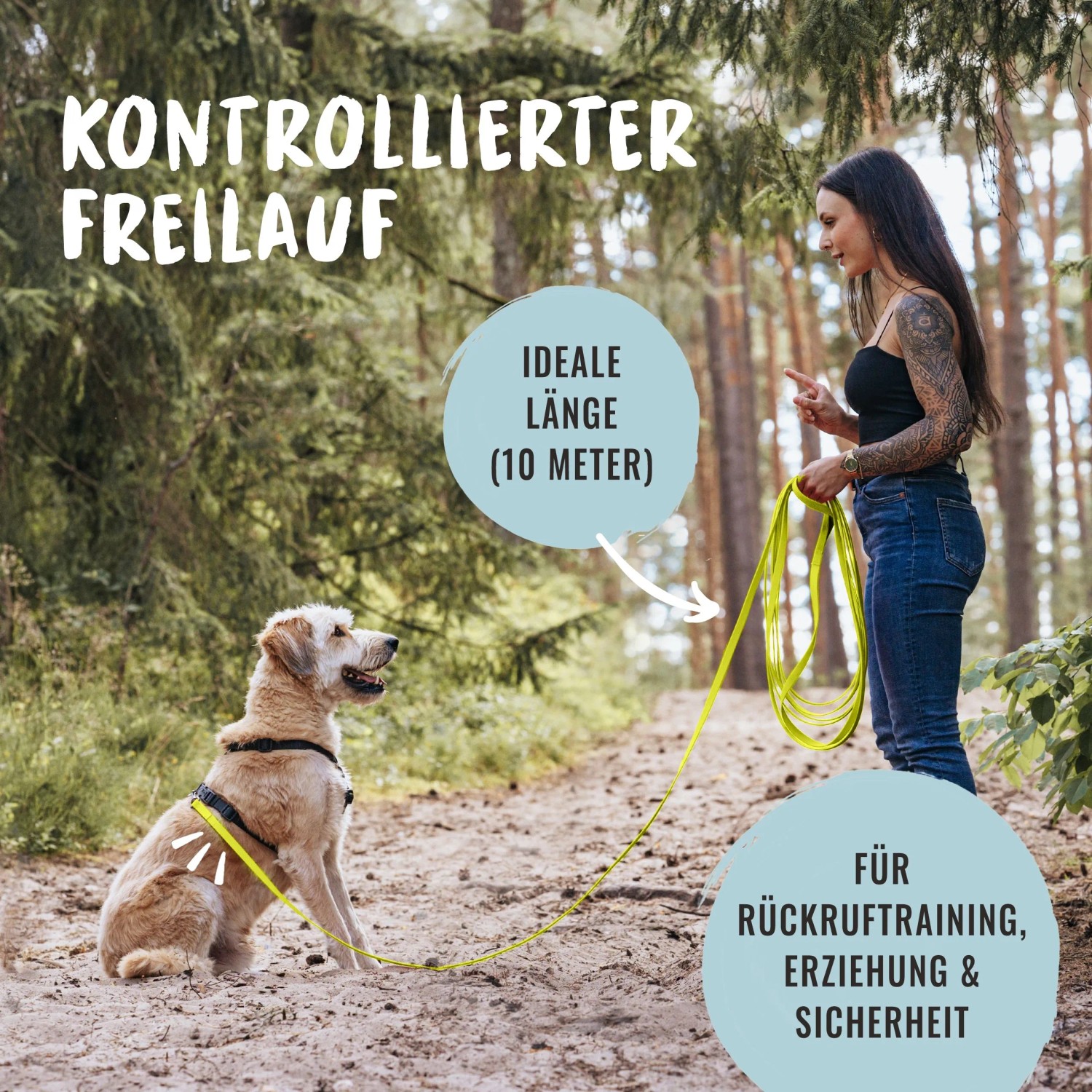 Gelbe Rudelkönig Schleppleine (10 m) mit Hund und Halterin im Wald. Freilaufleine mit PVC-Beschichtung.