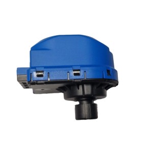 Blauer Solar+more Stellmotor für 3-Wege-Ventil, 230V, 7,5mm Hub. Kompaktes Gerät für Heizungs-Installation.