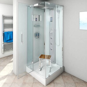 AquaVapore Komplettdusche 100x100 mit Glasrückwänden, Regendusche und Hocker.