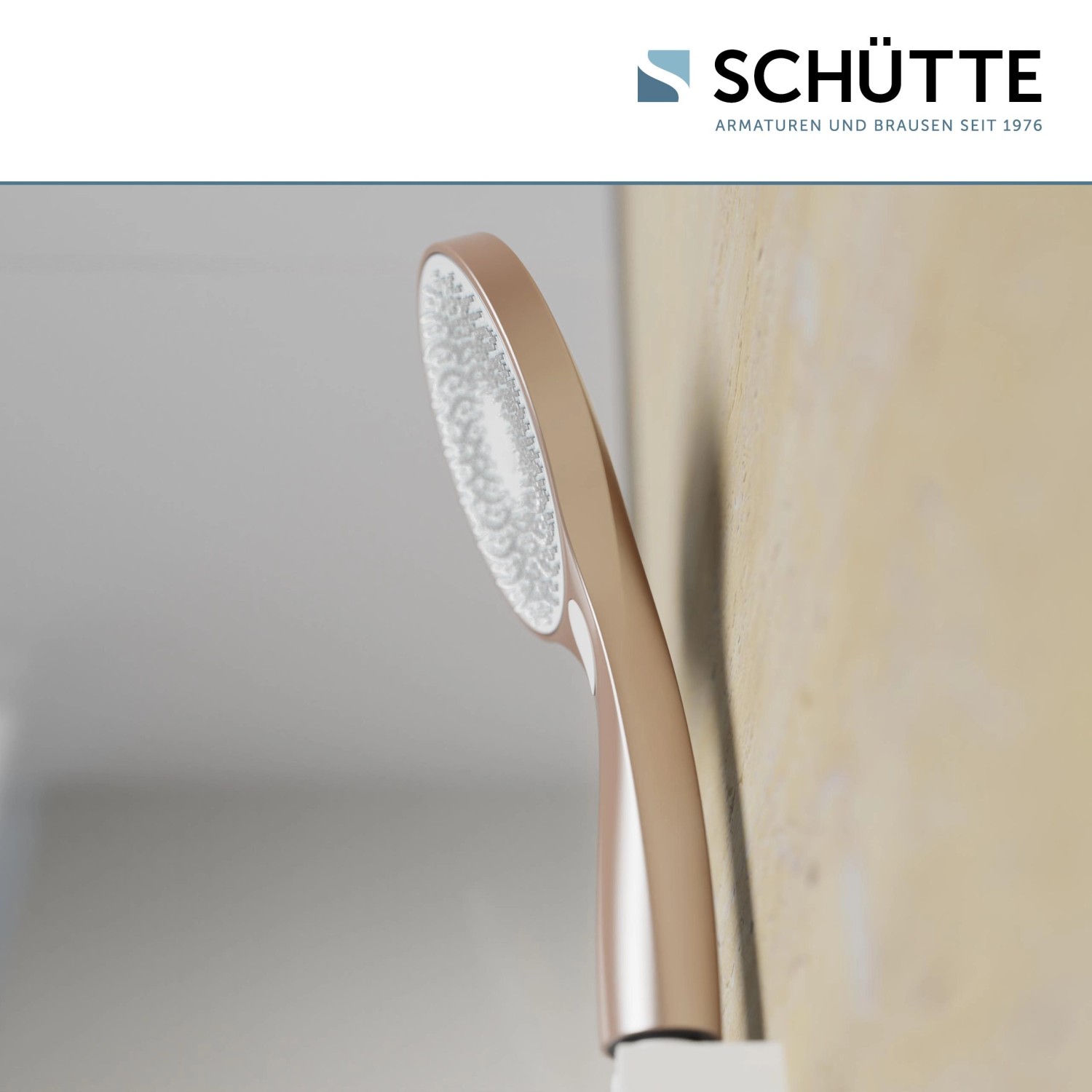 Schütte Handbrause Capri in Rosé Matt/Weiß, seitliche Ansicht.