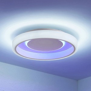 Dimmbare LED Deckenleuchte Wikani in Weiß mit Leselampe und Farbwechsel für Wohnzimmer.