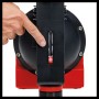Detailaufnahme der Einhell GE-GP 1145 ECO Gartenpumpe: Wasserstandsanzeige wird geprüft.