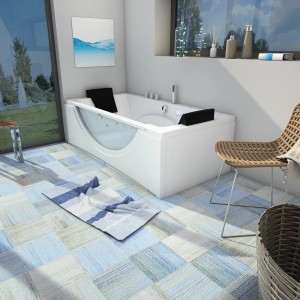 AcquaVapore Eck-Whirlpool W81-A-SC 90x180 mit Farblicht im Badezimmer.