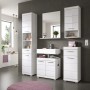 Modernes Badezimmer-Set mit weißem Spiegel (60x79x18 cm) und passenden Badmöbeln.
