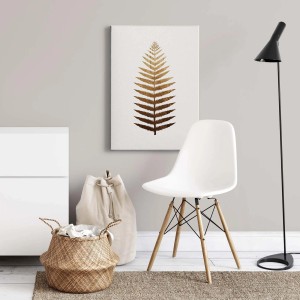 Wandbild mit goldenem Farn-Kunstdruck im modernen Wohnraum.