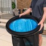 Bestway LAY-Z-SPA Eisbad Glacial Zen, runder, schwarzer, aufblasbarer Whirlpool mit blauer Innenseite.
