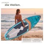 Frau am Strand hält aufblasbares Tectake Stand Up Paddle Board Palagios in Türkis/Orange. Stabil, rutschfest für Wassersport.