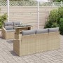 Beiges 6-tlg. vidaXL Garten-Sofa-Set aus Poly Rattan mit Tisch und grauen Kissen.