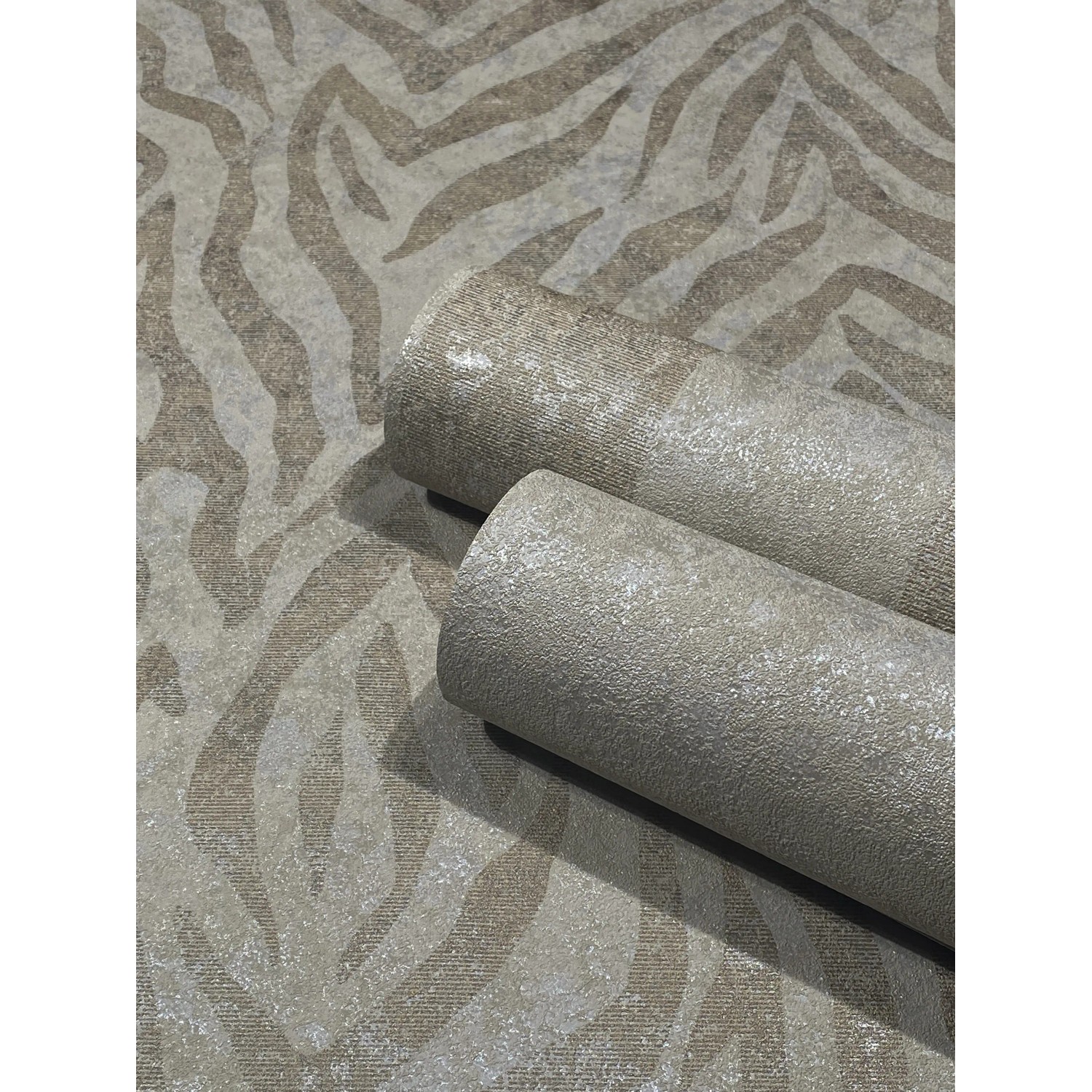 Marburg Vliestapete GZSZ Zebra-Look Beige: Rollen der Dekortapete mit Streifenmuster.
