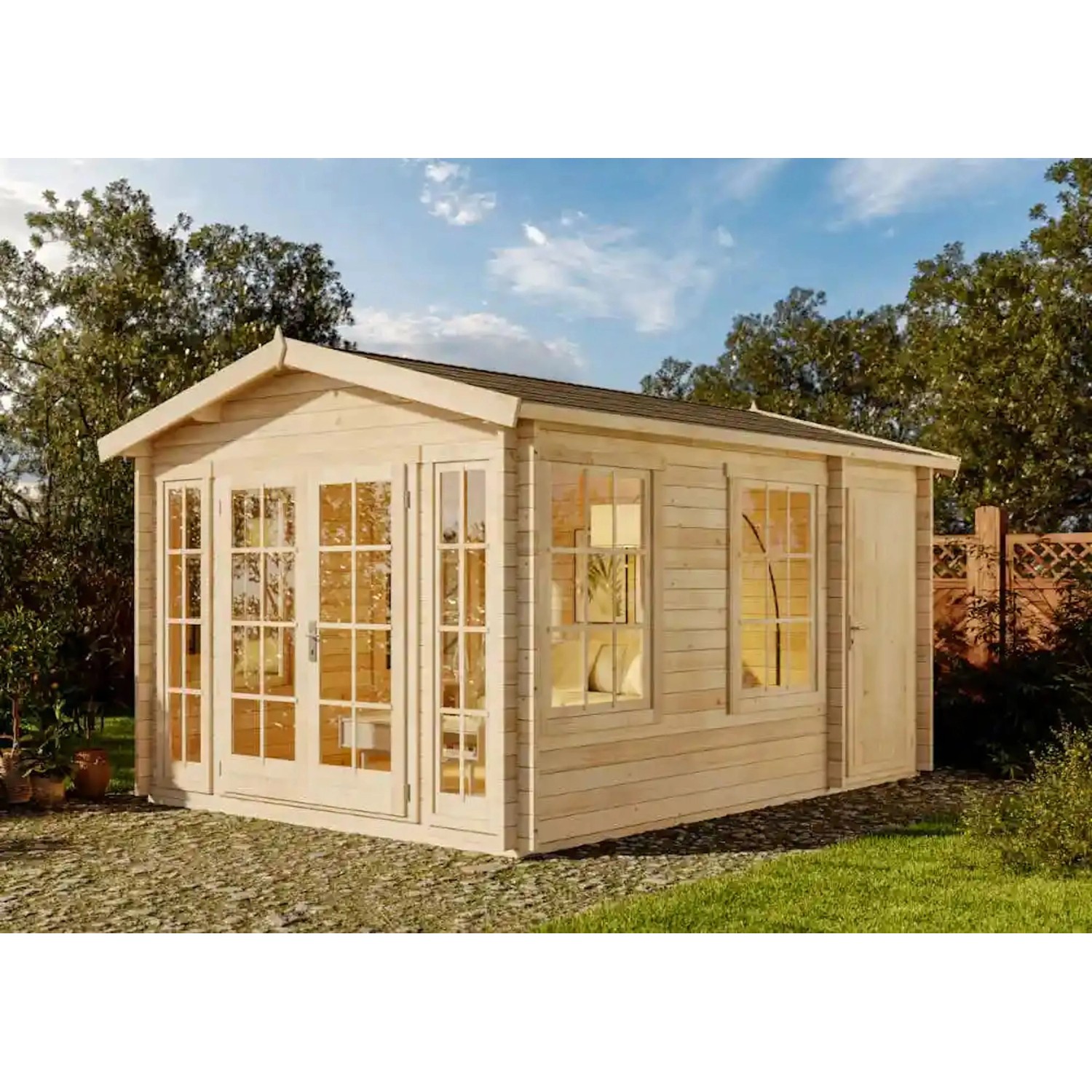 Naturbelassenes Alpholz Gartenhaus Kim-40 mit Satteldach, 340x460 cm, mit Doppeltür und Fenstern.