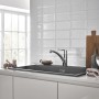 Grohe QuickFix Spültischarmatur Start Chrom mit niedrigem Auslauf an Spüle.